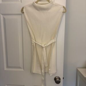 Ann Taylor Tunic Sweater in White Excellent Condition! (XS/S)